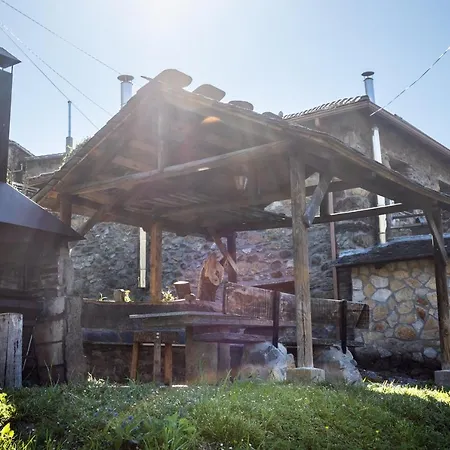 Casa De Aldea Menendez Holiday home *