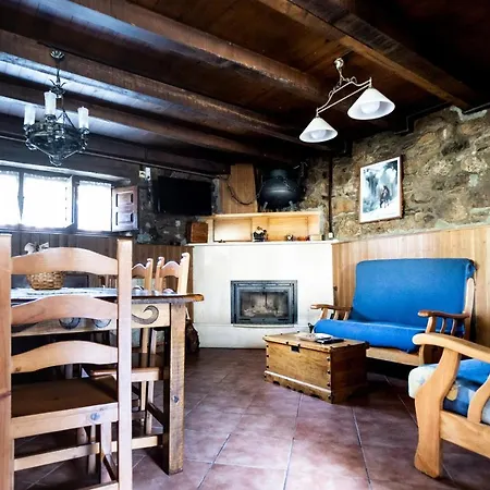 Casa De Aldea Menendez Holiday home *