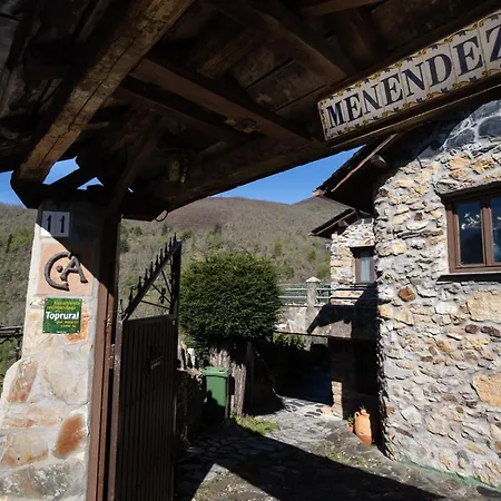 Casa De Aldea Menendez Holiday home *